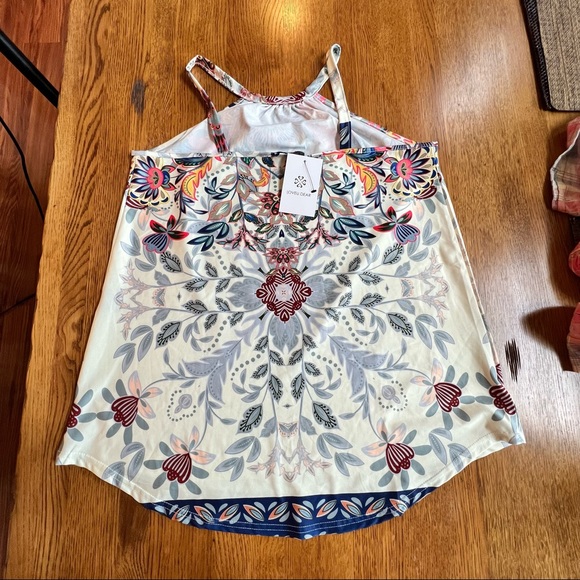 ⭐️ NWT LoveU Dear Colorful Floral Pattern Tank Top Size SMALL - Picture 4 of 11